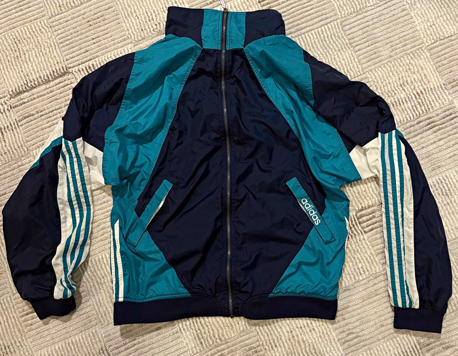 VTG 1980s adidas Men\'s XL Colorblock Nylon Windbreaker Full Zip Navy Teal VTG 1980s adidas Men\'s XL Colorblock Nylon Windbreaker Full Zip Navy Teal