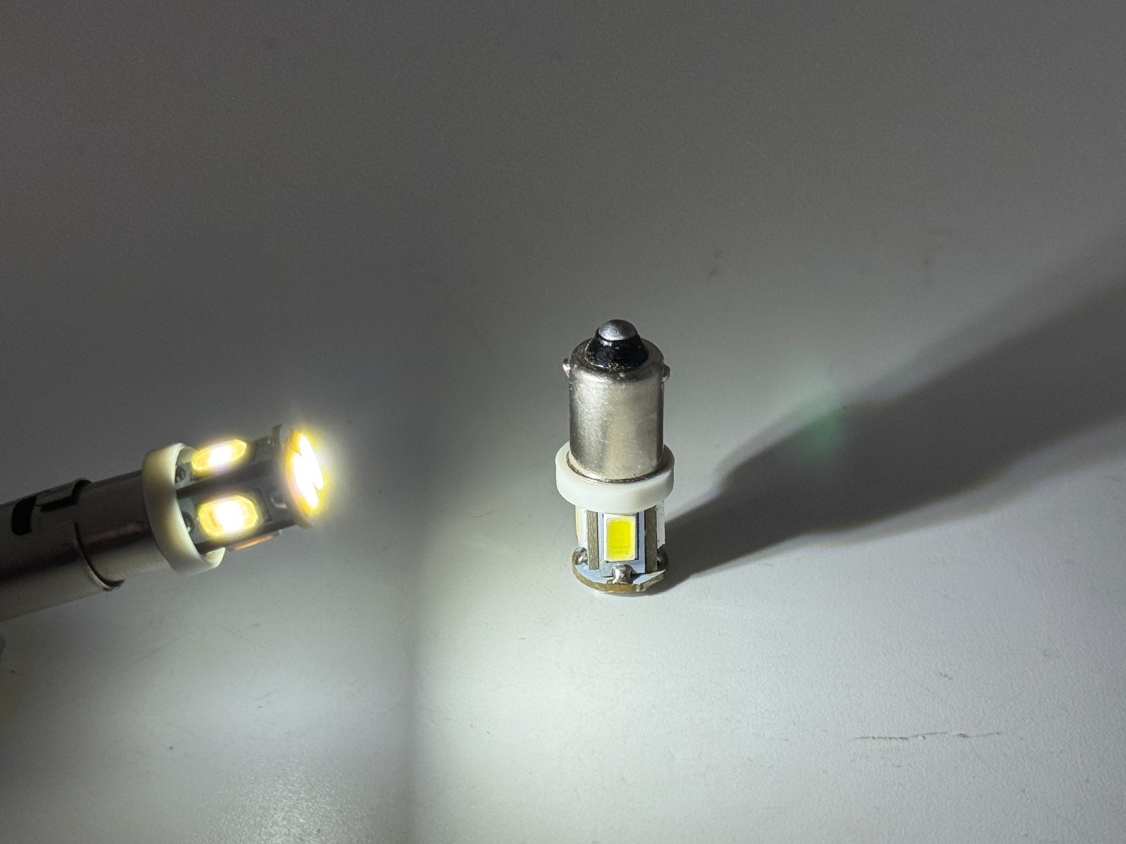 Rebaydo 2pcs BA9S LED Bulb 6 Volt AC or DC Single Contact Single Filament