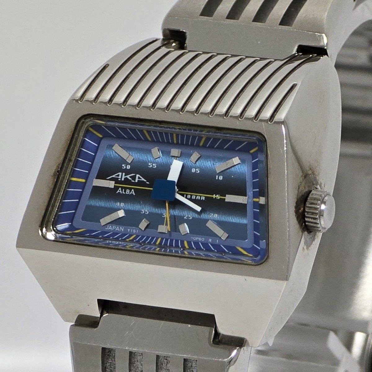 Seiko ALBA Alba AKA Quartz Y151 5D90 Vintage TV Case Blue Dial Retro Future Non