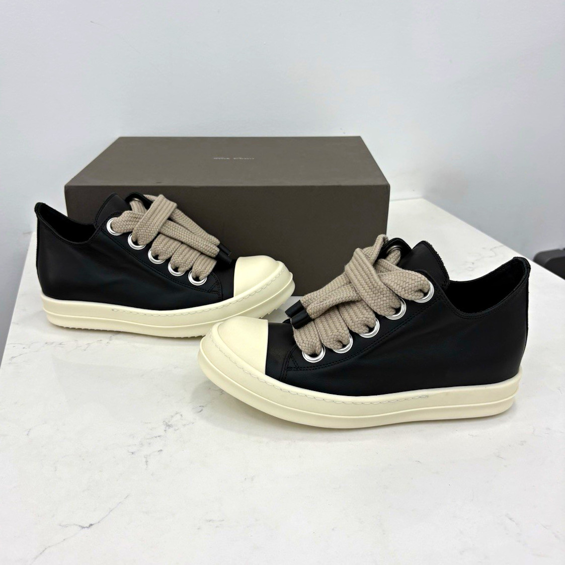 Rick Owens Ramones Jumbolace Low Black/Milk Leather Lace-Up Men\'s EU 39 Rick Owens Ramones Jumbolace Low Black/Milk Leather Lace-Up Men\'s EU 39