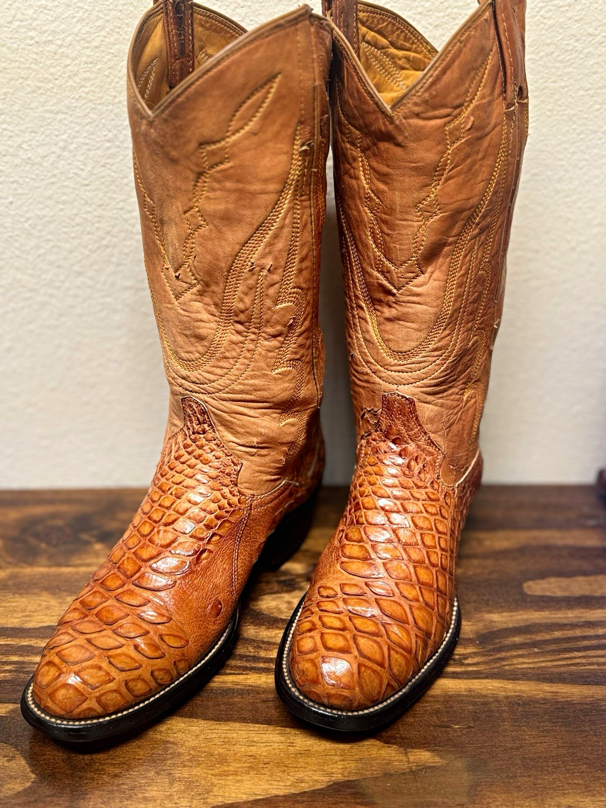 Brown Leather Western Cowboy Boots Croc Print Textured Vamp Square Toe Brown Leather Western Cowboy Boots Croc Print Textured Vamp Square Toe