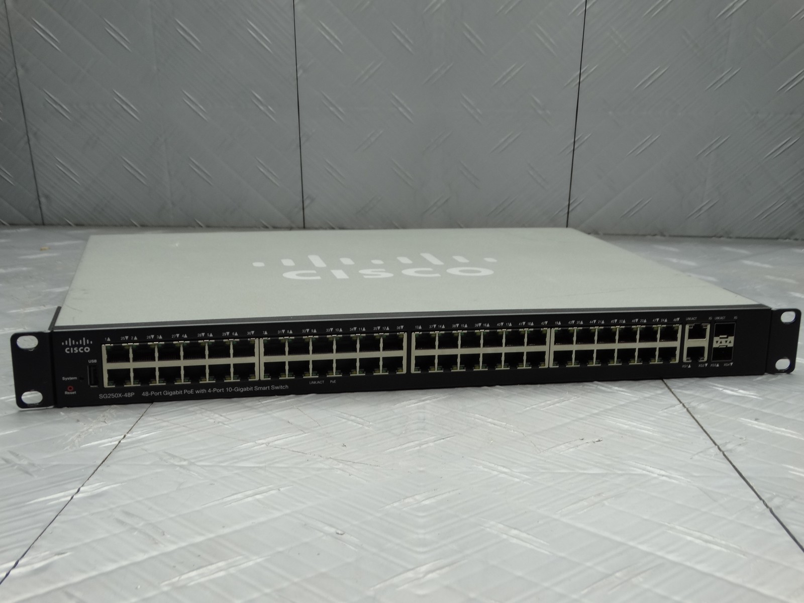 Cisco SG250X-48P-K9 48-Port Gigabit PoE Smart Switch 10G Uplinks Cisco SG250X-48P-K9 48-Port Gigabit PoE Smart Switch 10G Uplinks