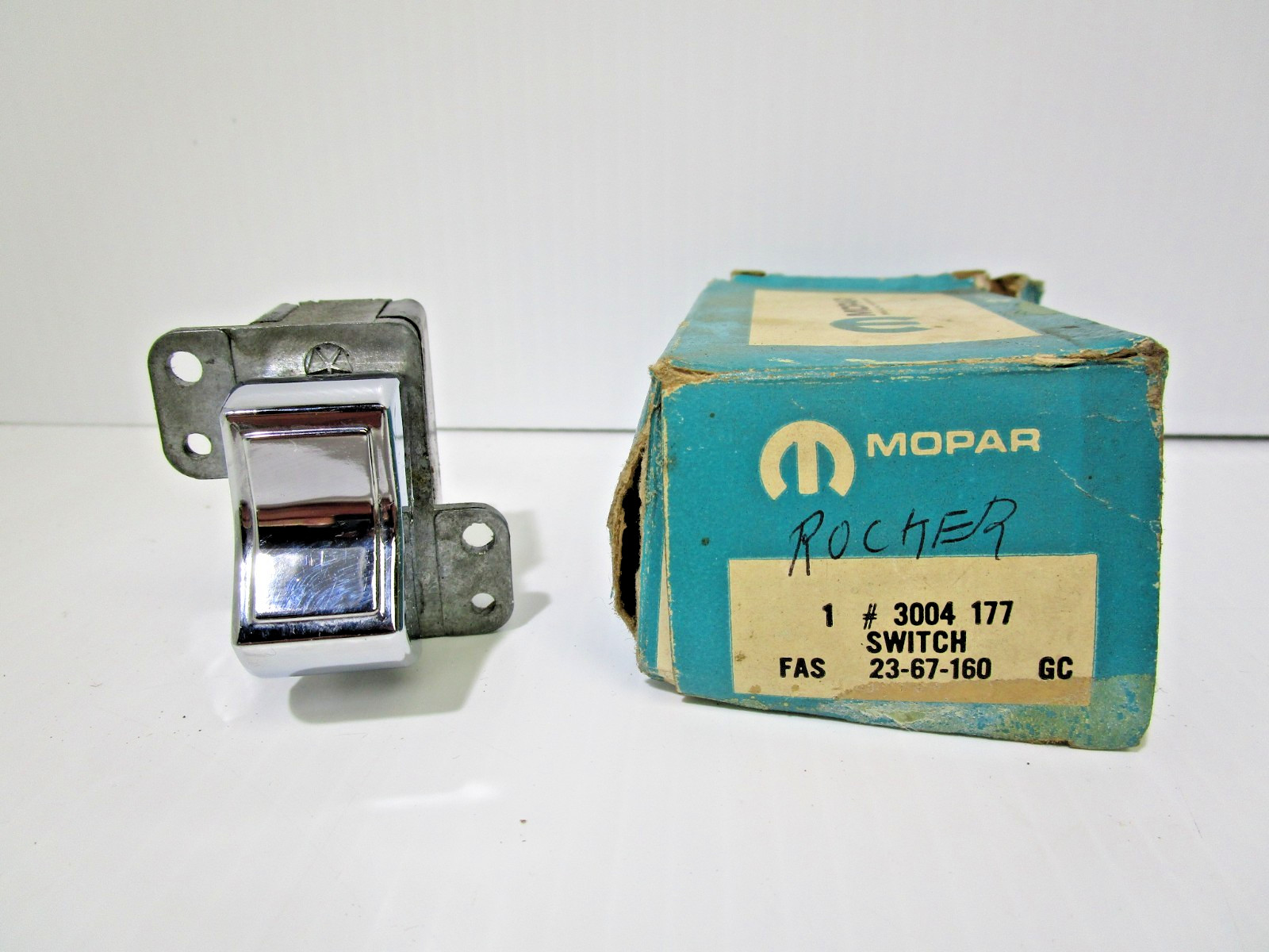 NOS 1968-70 B-BODY MOPAR DODGE 2-SPEED WIPER SWITCH  #3004177  RARE TW33