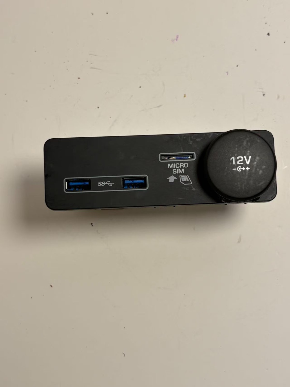 OEM JPLA-19E110-BB LAND ROVER DISCOVERY USB SOCKET PLUG CONNECTOR PORT 2019