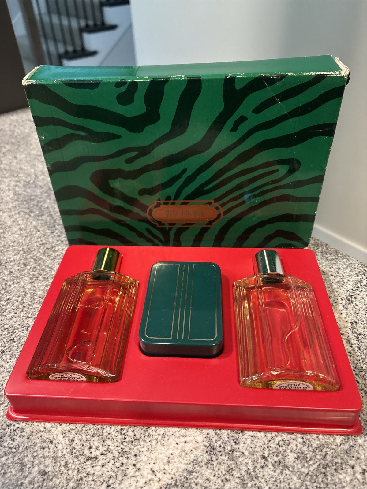 VTG 1988 Avon Musk For Men Classic Gift Set - Cologne, After Shave, Soap NEW VTG 1988 Avon Musk For Men Classic Gift Set - Cologne, After Shave, Soap NEW