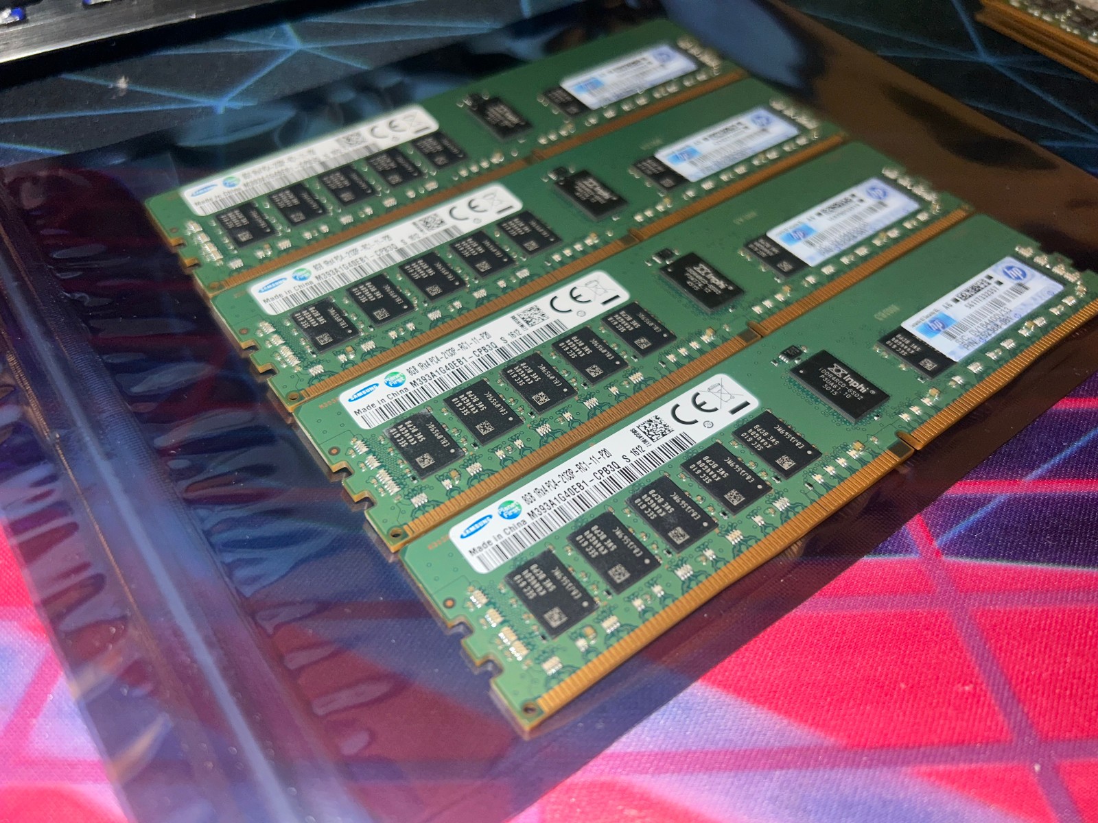 8GB 1Rx4 PC4-2133P-RC1-11-P20 M393A1G40EB1-CPB3Q Samsung DDR4 Server RAM
