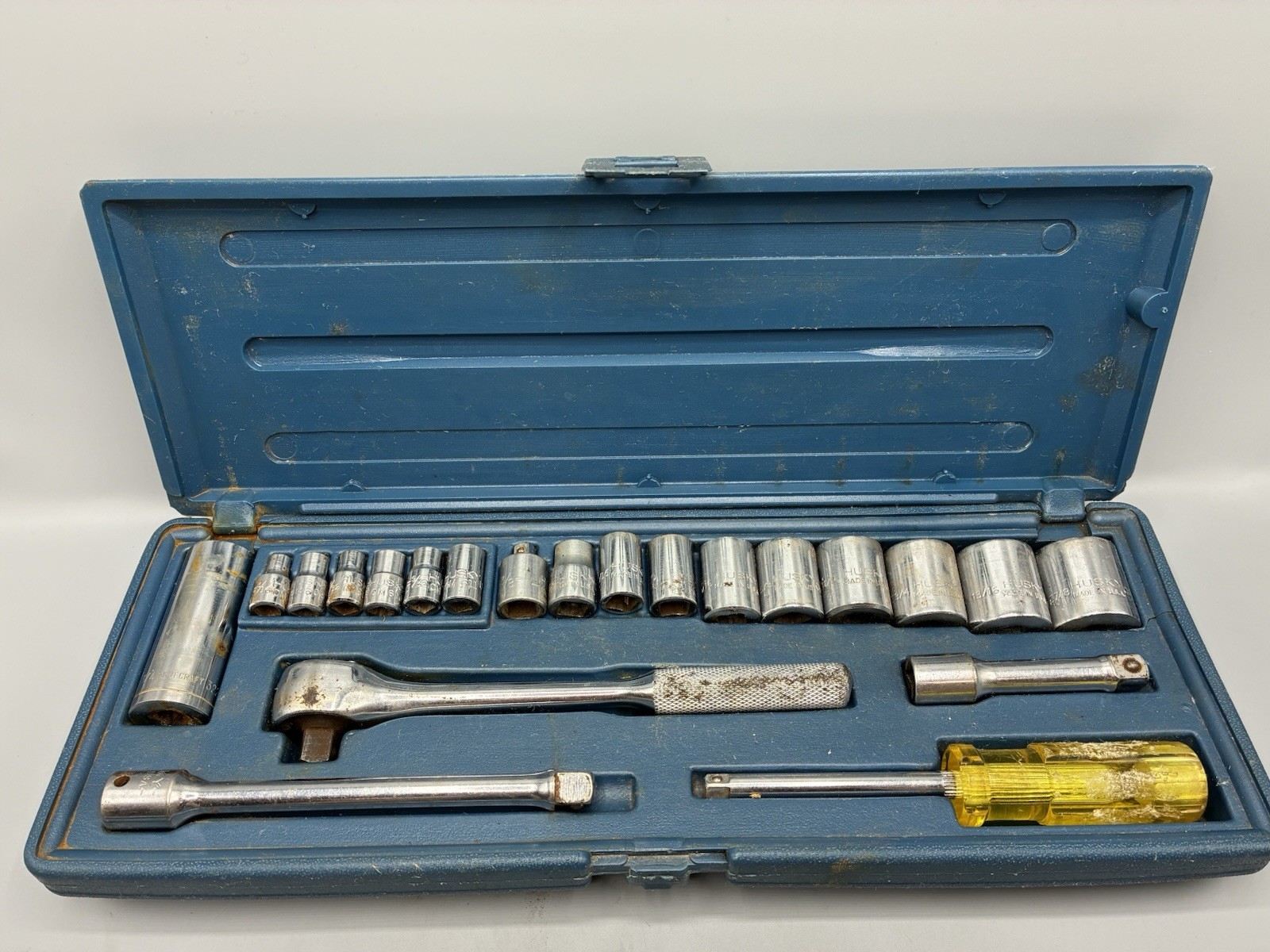 Vintage Husky USA 3/8 Drive 21 Piece Socket & Ratchet Set Blue Plastic Case