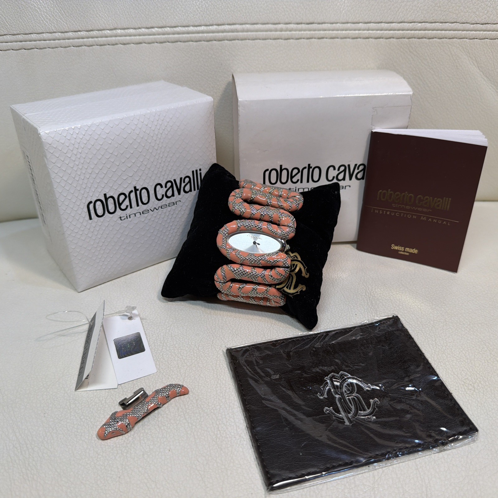 NEW Roberto Cavalli Cleopatra Snake Women\'s Wristwatch Pink Silver Quartz RARE NEW Roberto Cavalli Cleopatra Snake Women\'s Wristwatch Pink Silver Quartz RARE