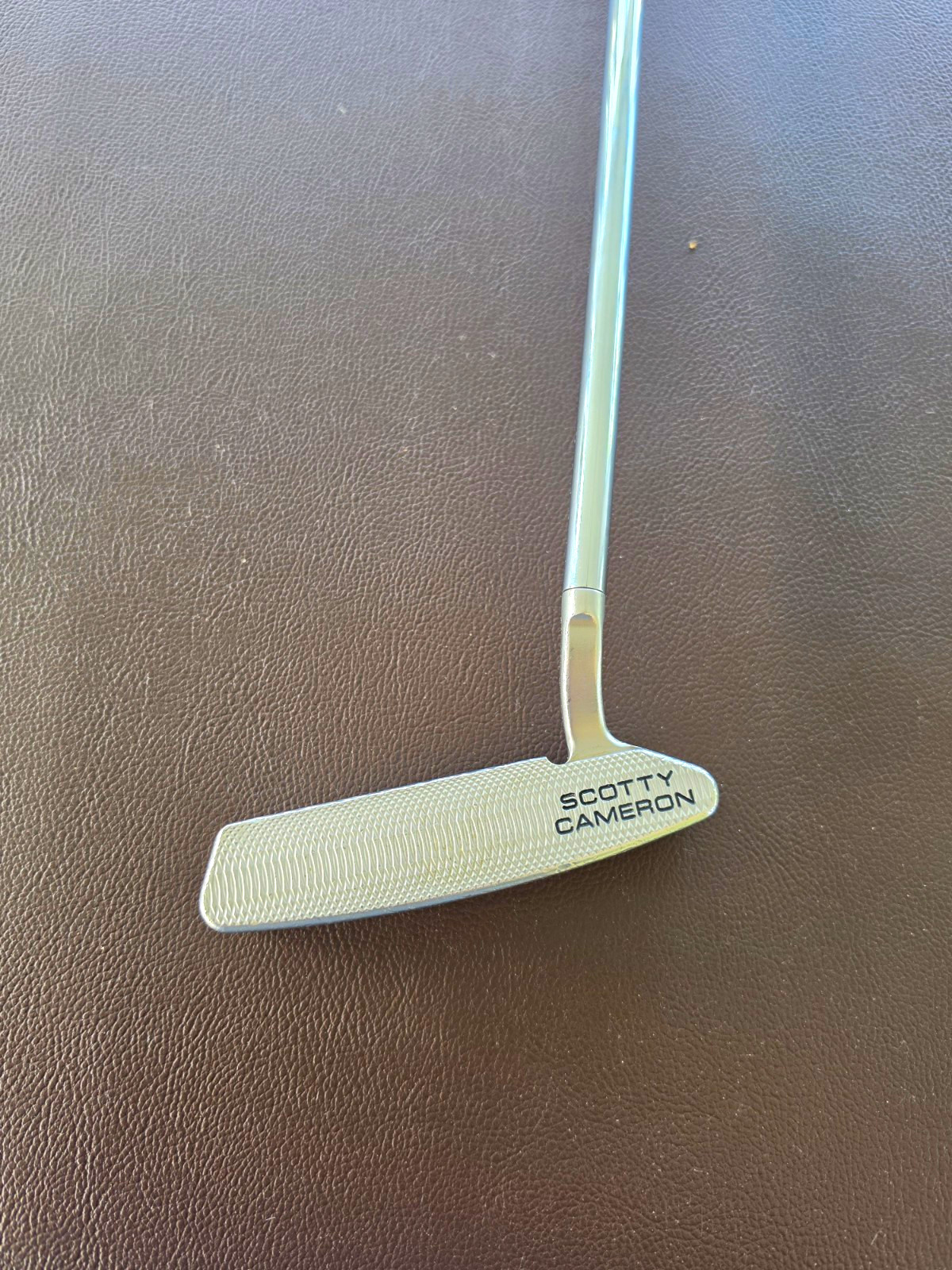 Scotty Cameron Select Newport 2.5 Right-Handed Used Putter - No Head Cover 34in Scotty Cameron Select Newport 2.5 Right-Handed Used Putter - No Head Cover 34in