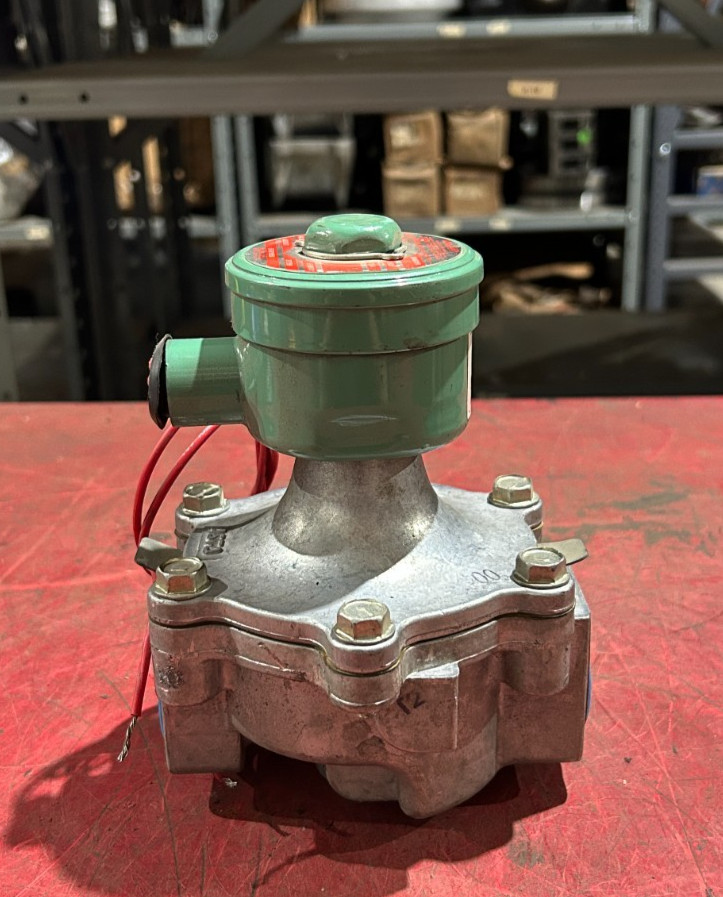 NEW NO BOX ASCO 2-WAY SOLENOID VALVE EF8215B50