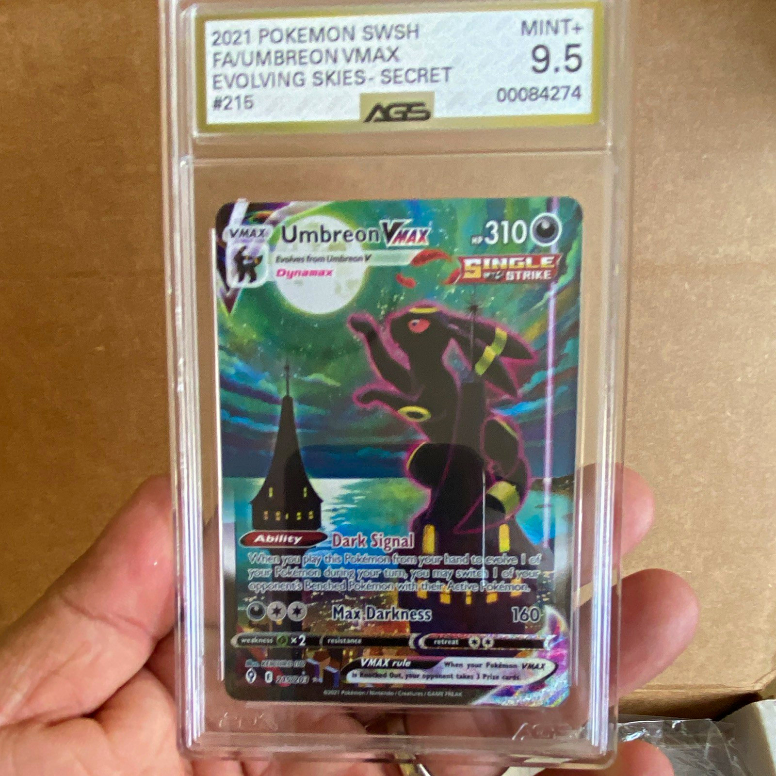The Pokémon Company Umbreon VMAX 215/203 Secret Rare Holo SWSH07 Evolving Skies The Pokémon Company Umbreon VMAX 215/203 Secret Rare Holo SWSH07 Evolving Skies