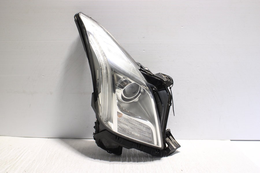 2013-2017 Cadillac XTS Right Side HID Headlight Assembly OEM 23251950