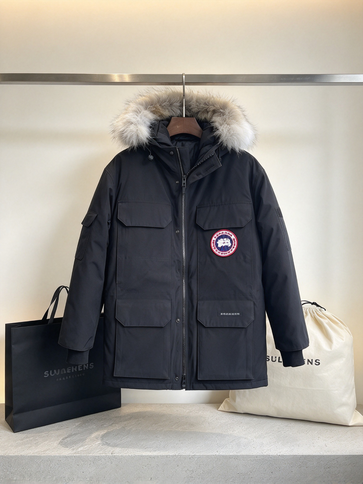 New men's Canada Goose Expedition Down Parka - Heavy-duty winter protection