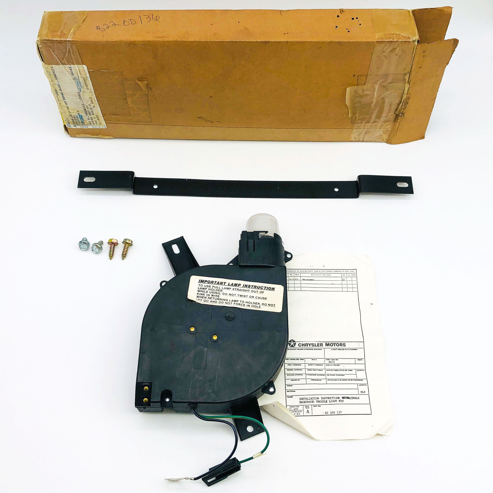 Mopar 82200136 Underhood Lamp Trouble Light Kit OEM NOS 1987-89 Cher Wag Coman