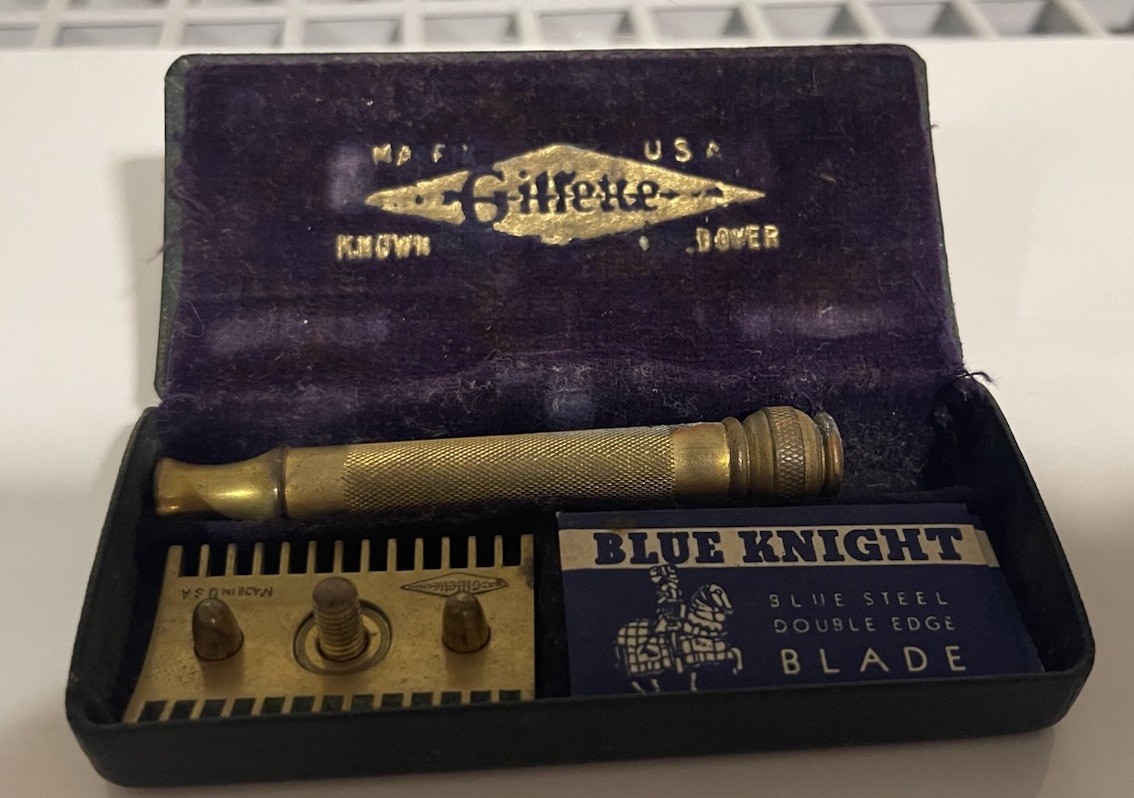 VINTAGE GILLETTE 1930 THREE PIECE RAZOR - SPECIAL BLADE BOX VINTAGE GILLETTE 1930 THREE PIECE RAZOR - SPECIAL BLADE BOX