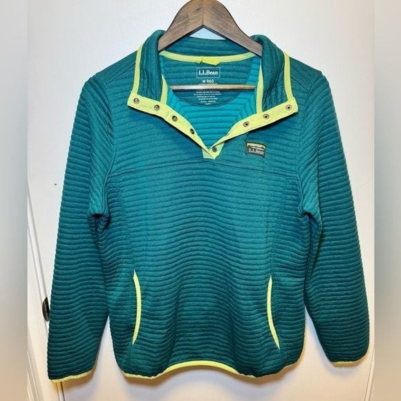 L.L. Bean Women\'s Teal Quilted Snap-Front Pullover with Yellow Trim Size Medium L.L. Bean Women\'s Teal Quilted Snap-Front Pullover with Yellow Trim Size Medium