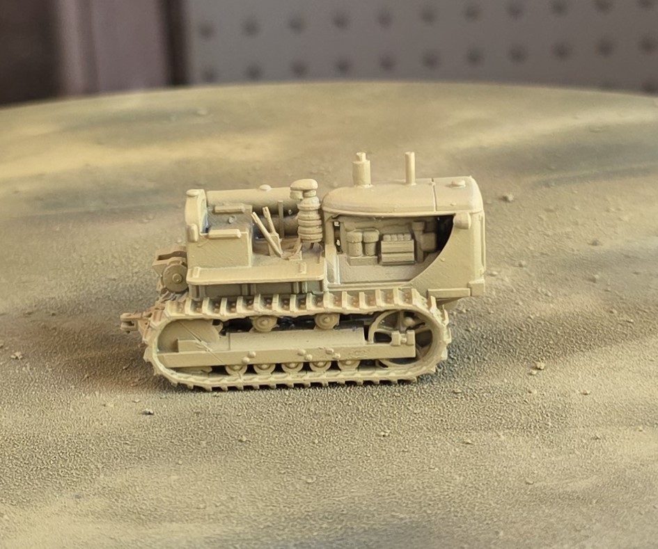 One 1/87 HO scale D7 crawler w/dual cylinder side tank, yellow EXCLUSIVE One 1/87 HO scale D7 crawler w/dual cylinder side tank, yellow EXCLUSIVE