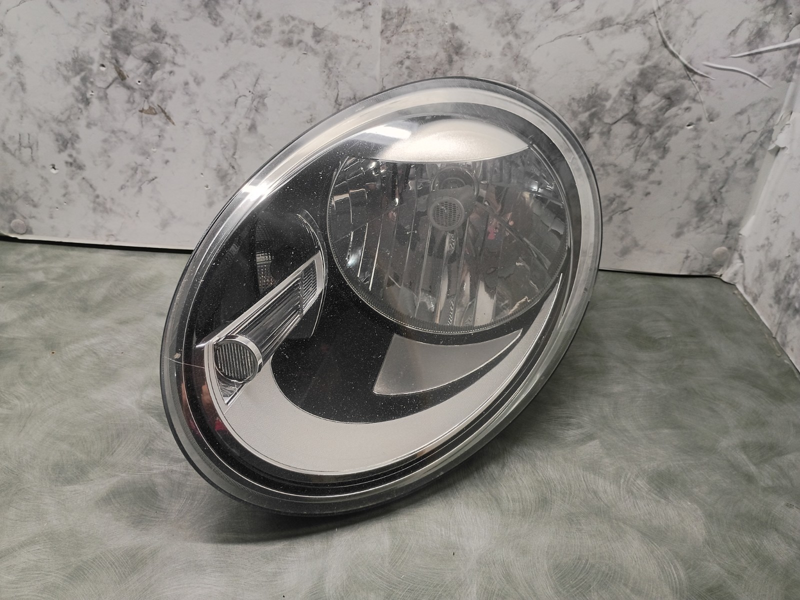 2012 - 2019 Volkswagen Beetle Left Driver Side Halogen Headlight 5C1941005 OEM 2012 - 2019 Volkswagen Beetle Left Driver Side Halogen Headlight 5C1941005 OEM