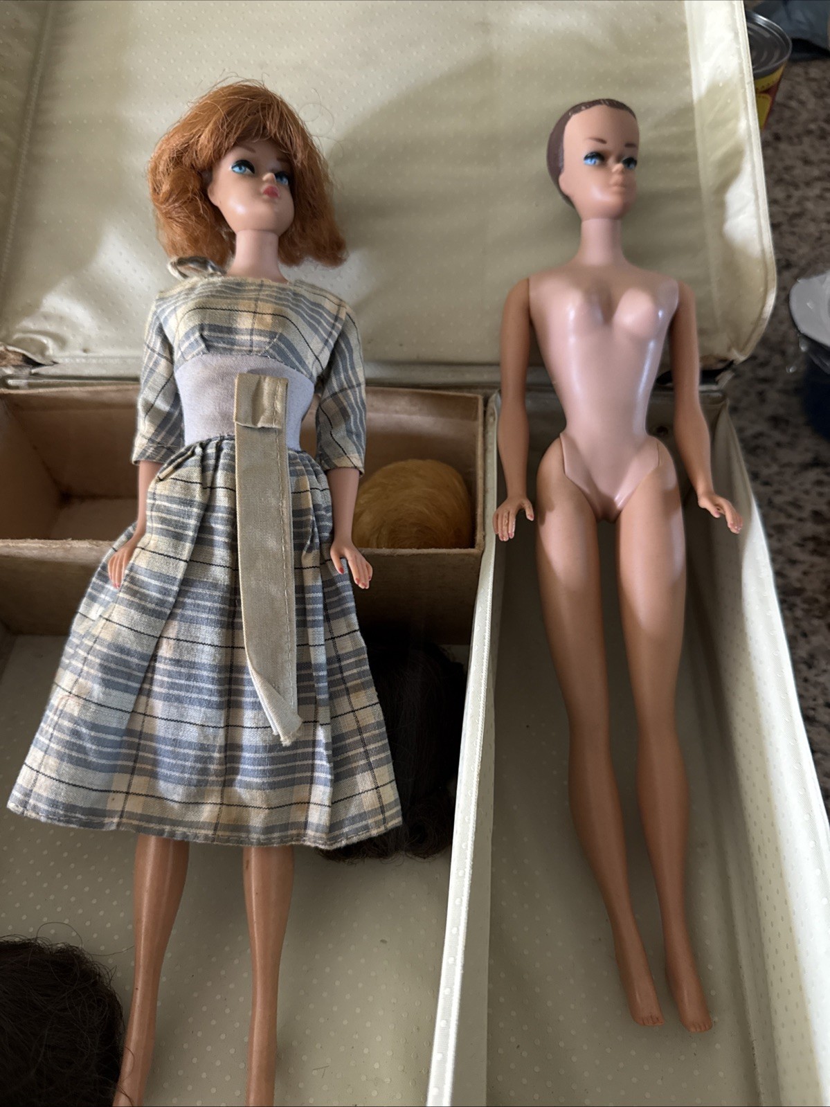 Vintage 1963 Wig Barbie And Case 2 Barbies And 5 Wigs Lot Vintage 1963 Wig Barbie And Case 2 Barbies And 5 Wigs Lot