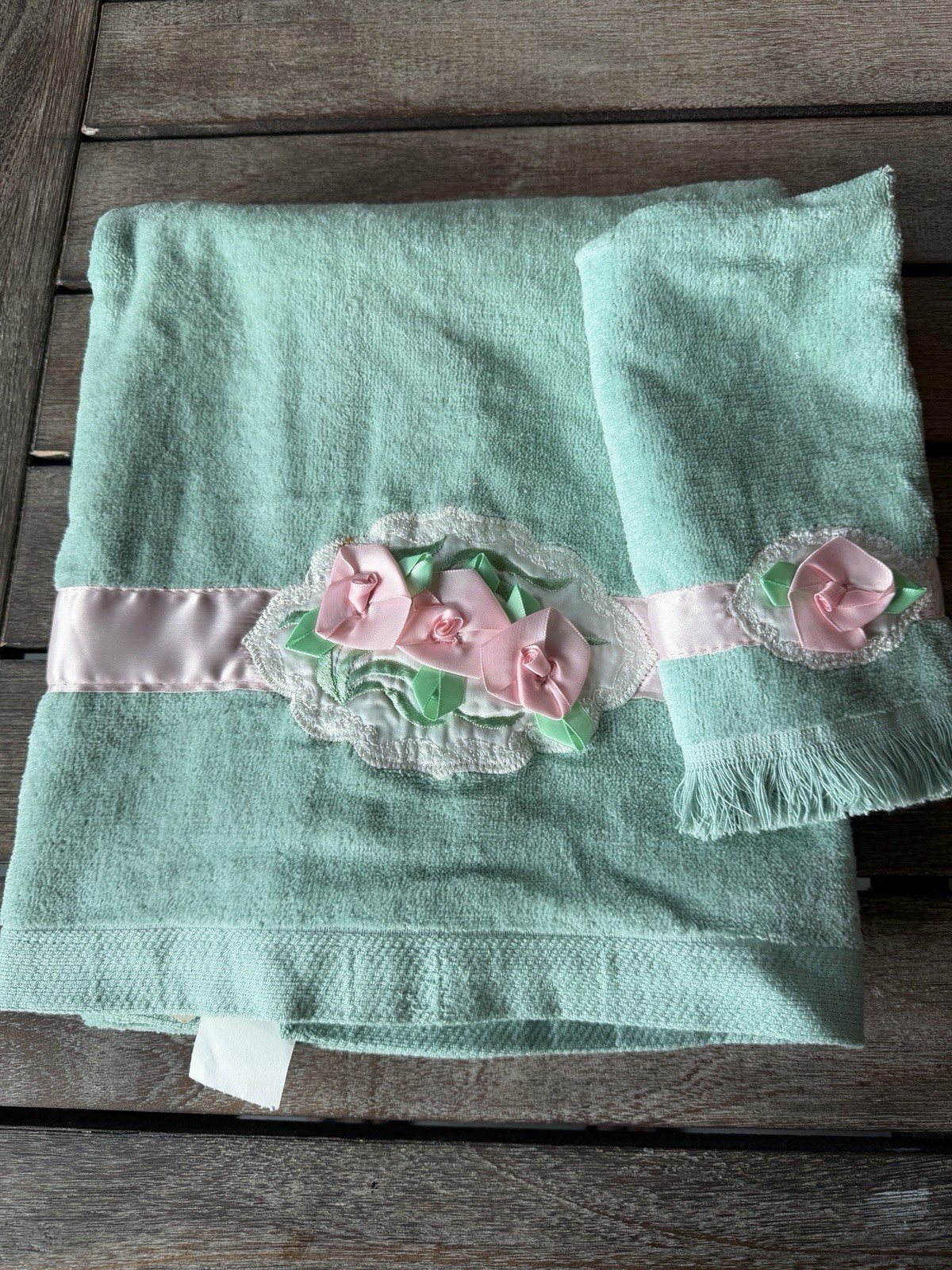 Vintage Avanti Cameo Rose Bath & Fingertip Towel Set Mint Pink Ribbon NOS