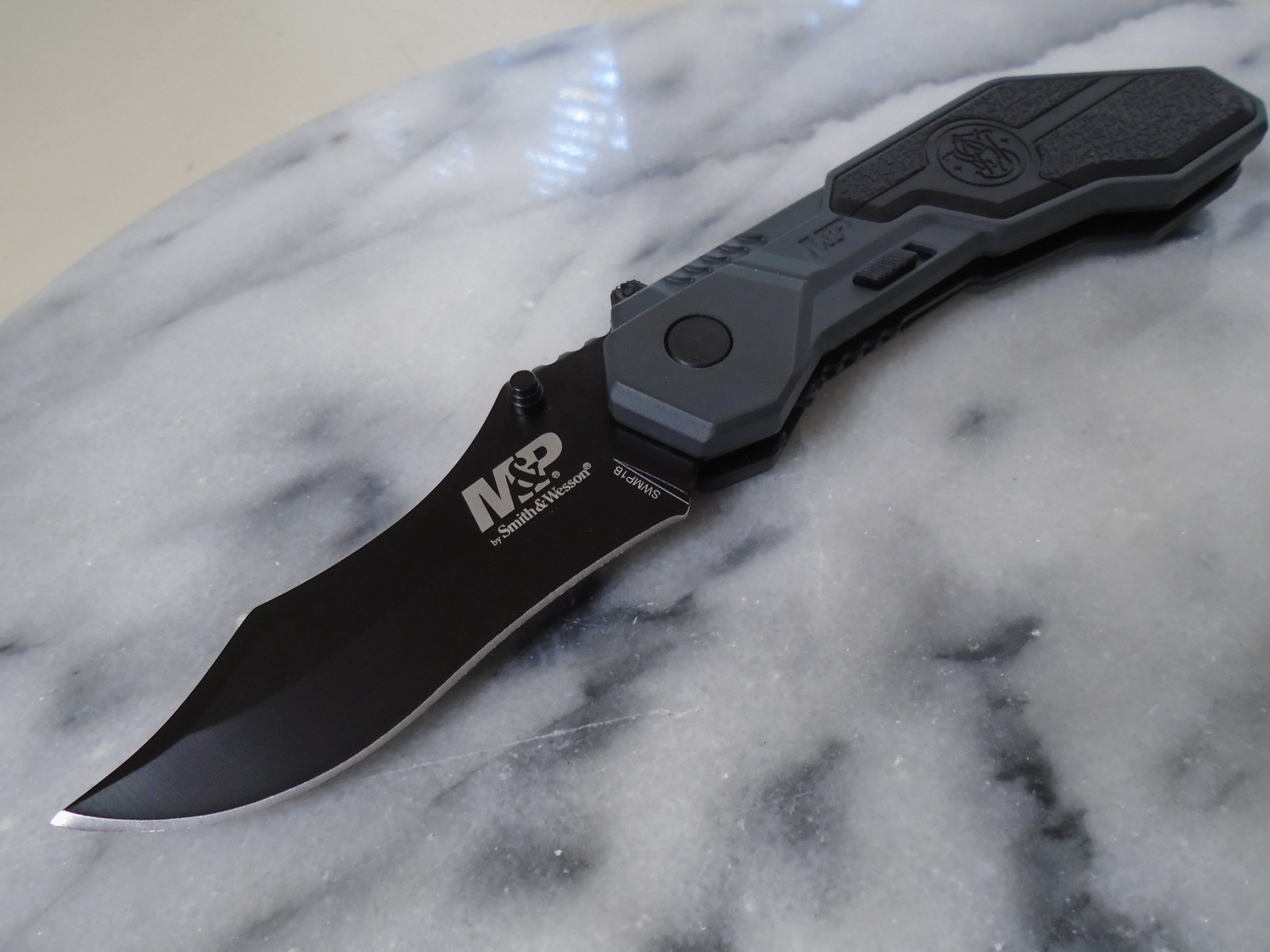 Smith & Wesson M&P Assisted Open Magic Tactical Folding Pocket Knife SWMP1BCP