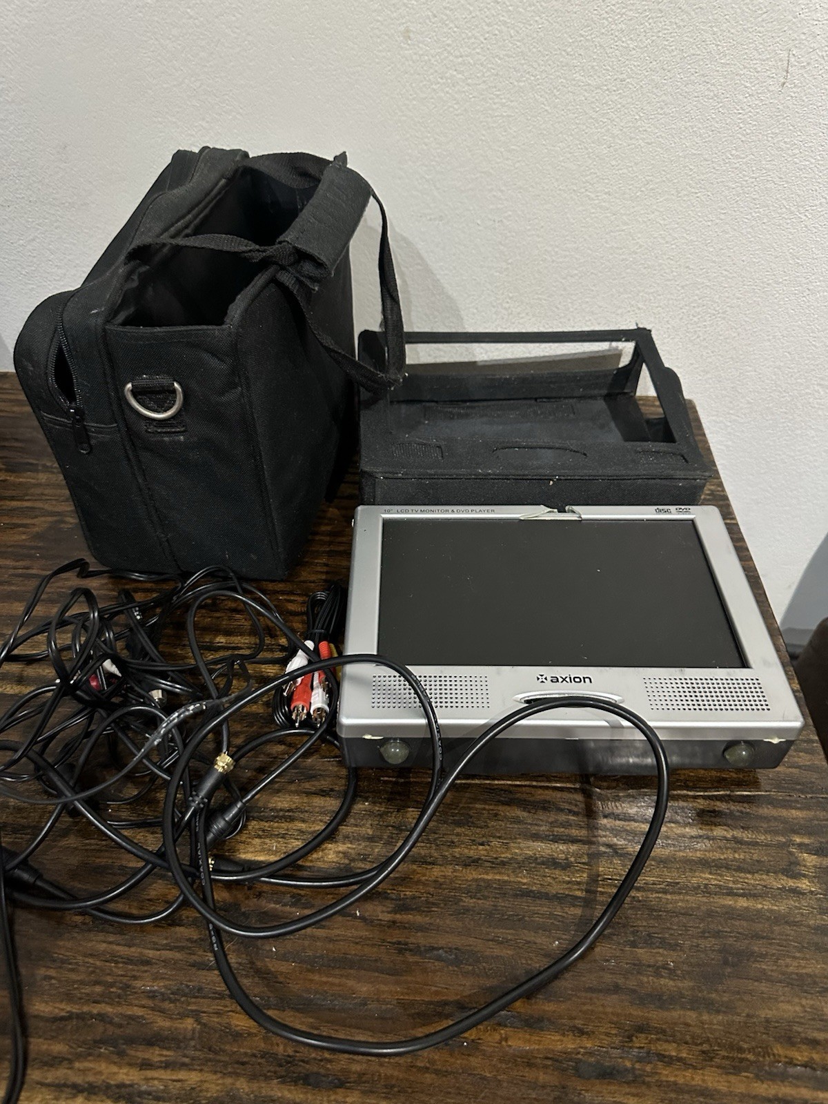 Genuine Axion TV/Monitor DVD Player travel kit Not Tested Genuine Axion TV/Monitor DVD Player travel kit Not Tested