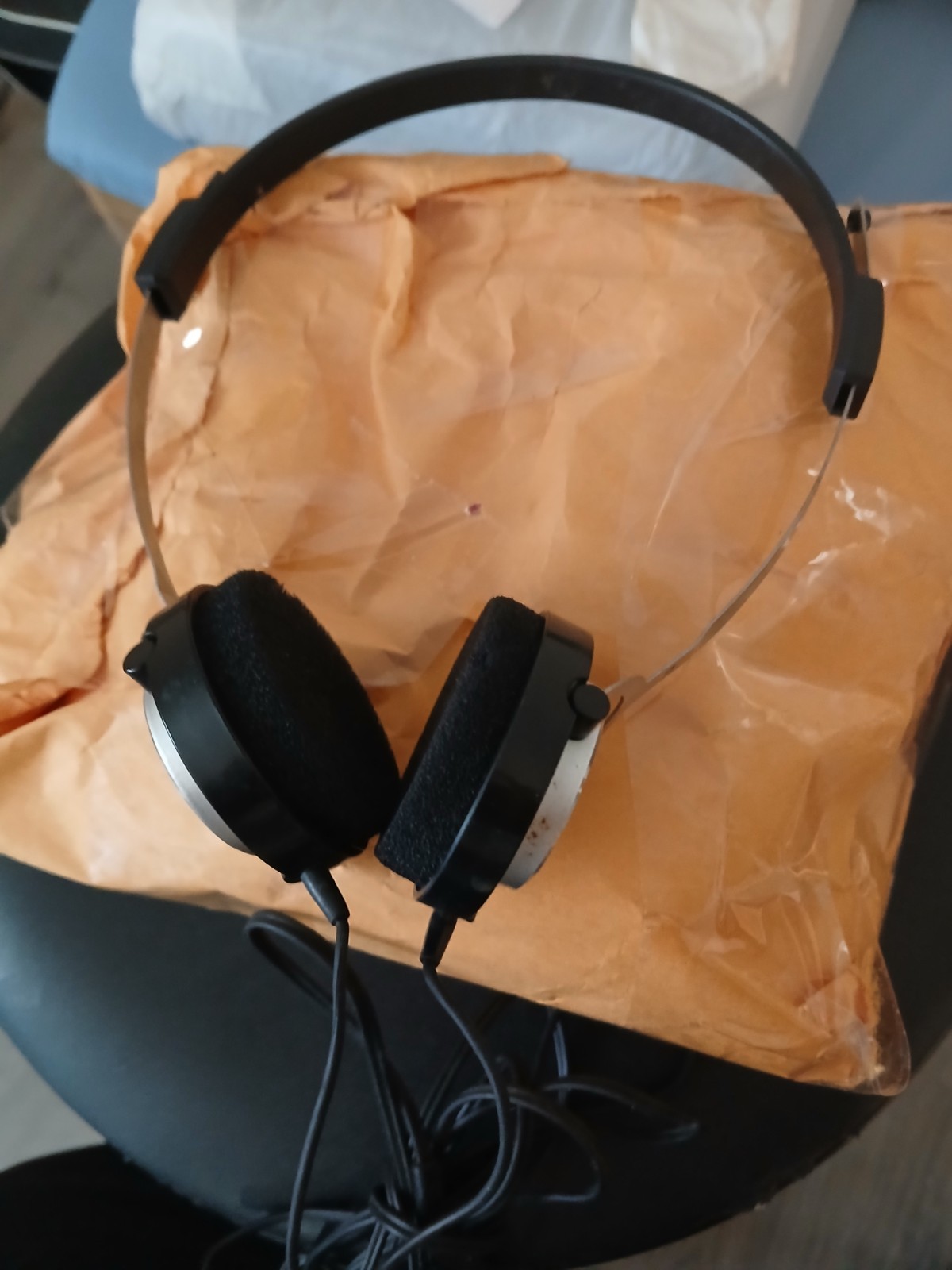 Vintage Realistic NOVA-45 *Stranger things* Stereo Headphones 33-1021 Tested Vintage Realistic NOVA-45 *Stranger things* Stereo Headphones 33-1021 Tested