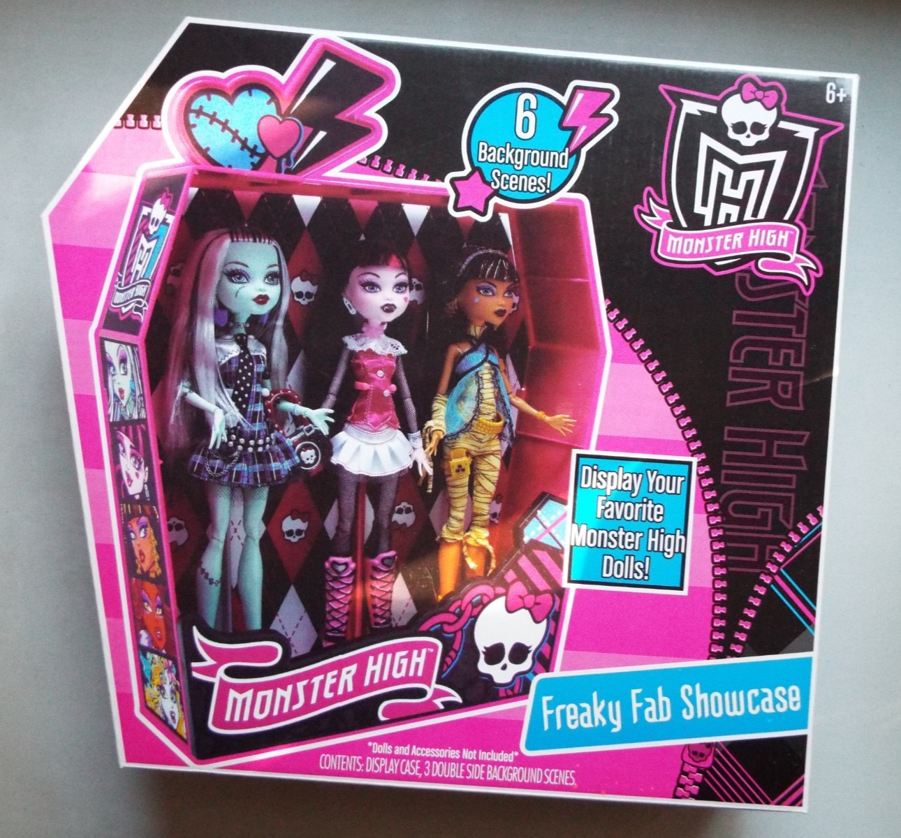 Monster High 2011 Freaky Fab Showcase *NO DOLLS* Display Open Box, New Contents Monster High 2011 Freaky Fab Showcase *NO DOLLS* Display Open Box, New Contents