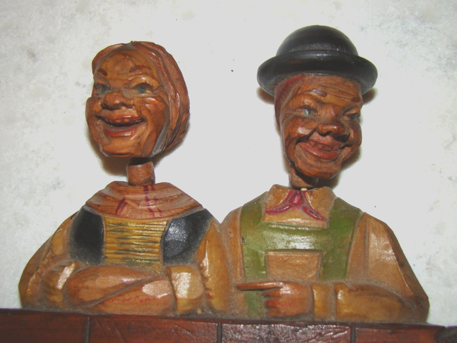 Vtg Anri Folk Art Wood Wall Mount Tie Towel Rack Carved Man Woman Bobble Head