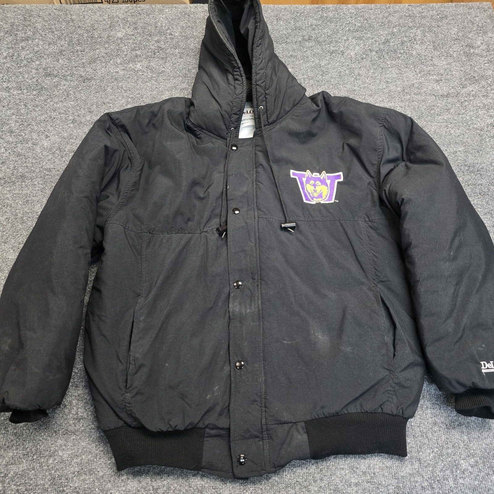Vintage DeLong 80s Washington Huskies Black Full Zip Jacket Men Sz L Made In USA Vintage DeLong 80s Washington Huskies Black Full Zip Jacket Men Sz L Made In USA