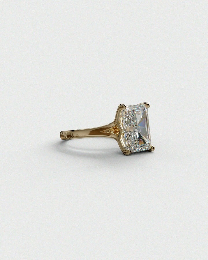 Luxurious 4Ct Radiant Cut Lab Grown Diamond Bridal Ring Solid 14K Yellow Gold