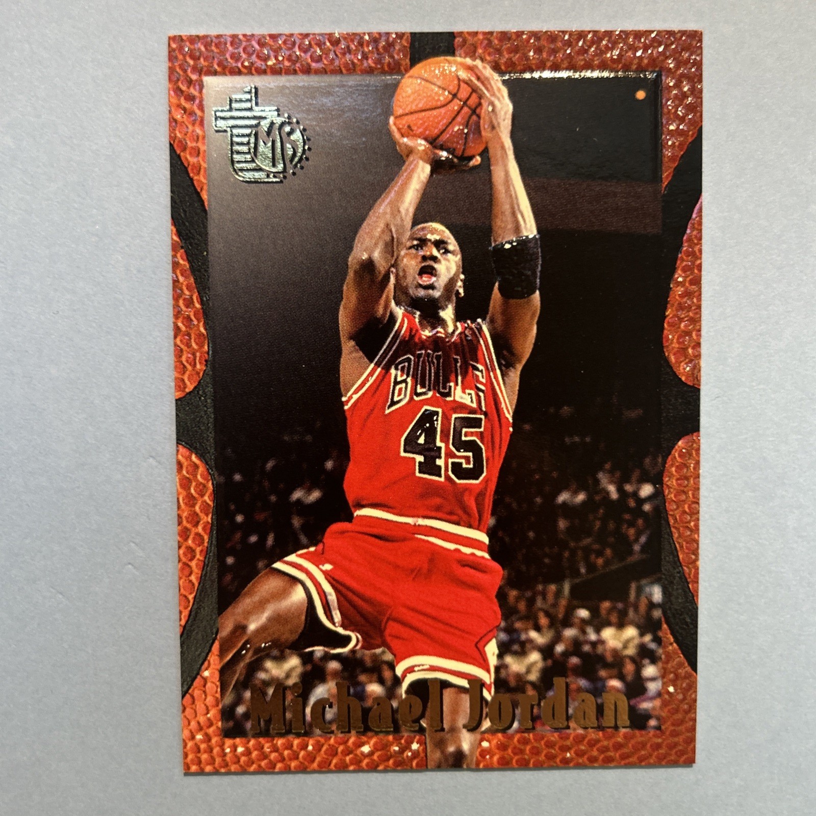 1994-95 Topps Embossed Michael Jordan #121 Bulls 1994-95 Topps Embossed Michael Jordan #121 Bulls