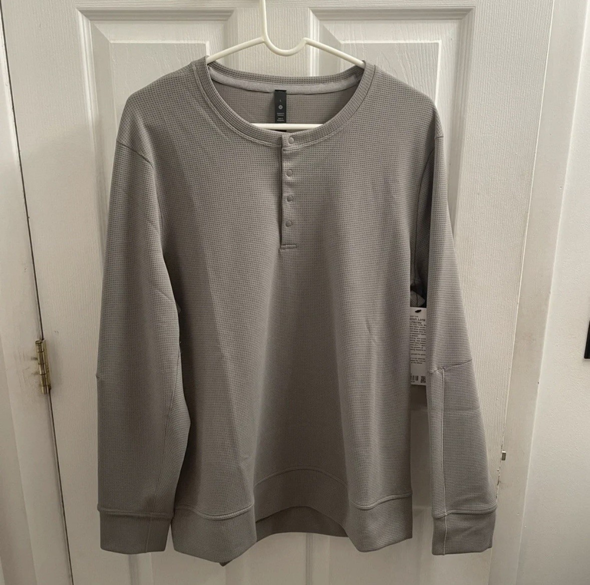 Lululemon Shift Stitch Henley Mens Gray Large Waffle Knit Long Sleeve Warm Lululemon Shift Stitch Henley Mens Gray Large Waffle Knit Long Sleeve Warm