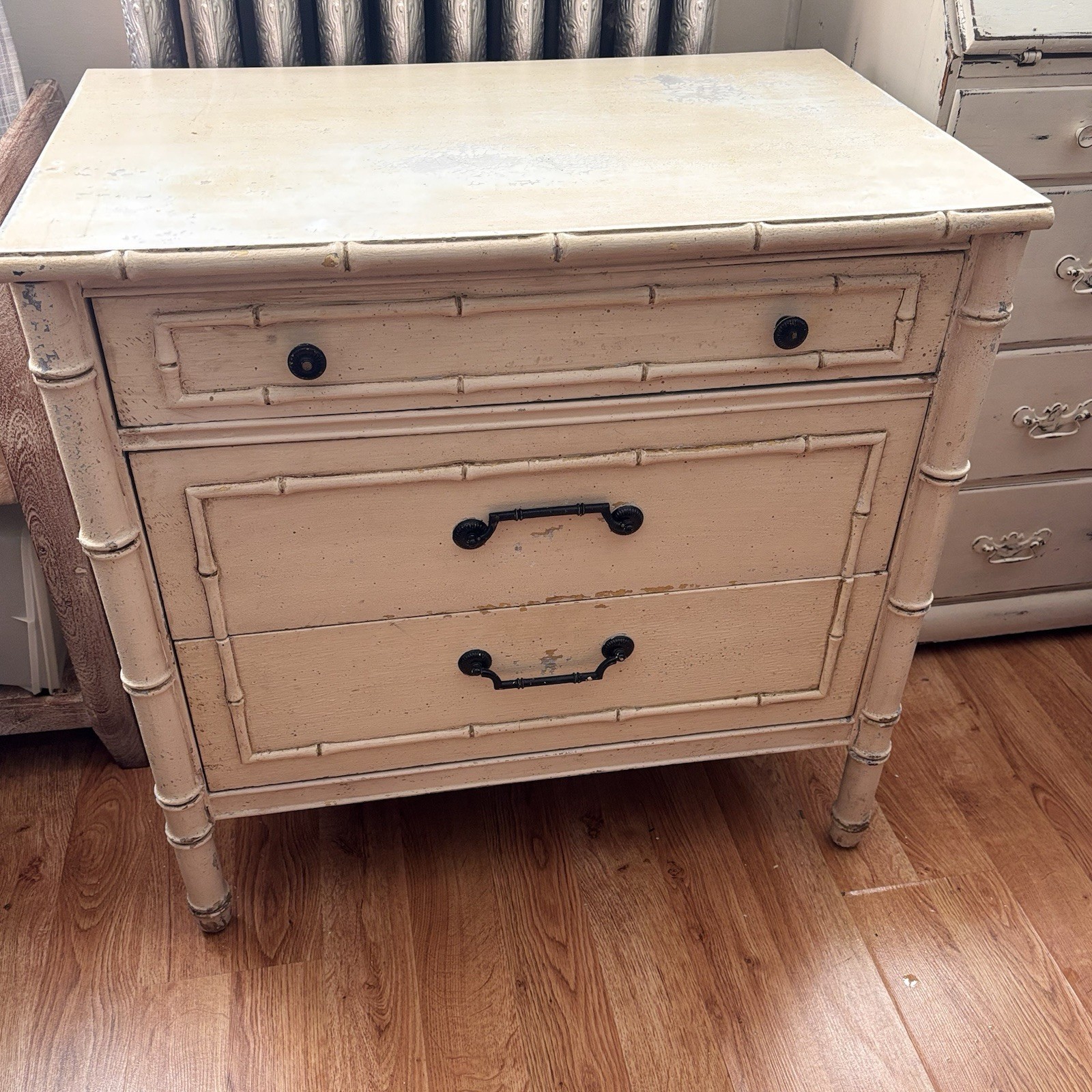 Vintage Thomasville Faux Bamboo 3-Drawer Nightstand | Hollywood Regency | 1968 Vintage Thomasville Faux Bamboo 3-Drawer Nightstand | Hollywood Regency | 1968