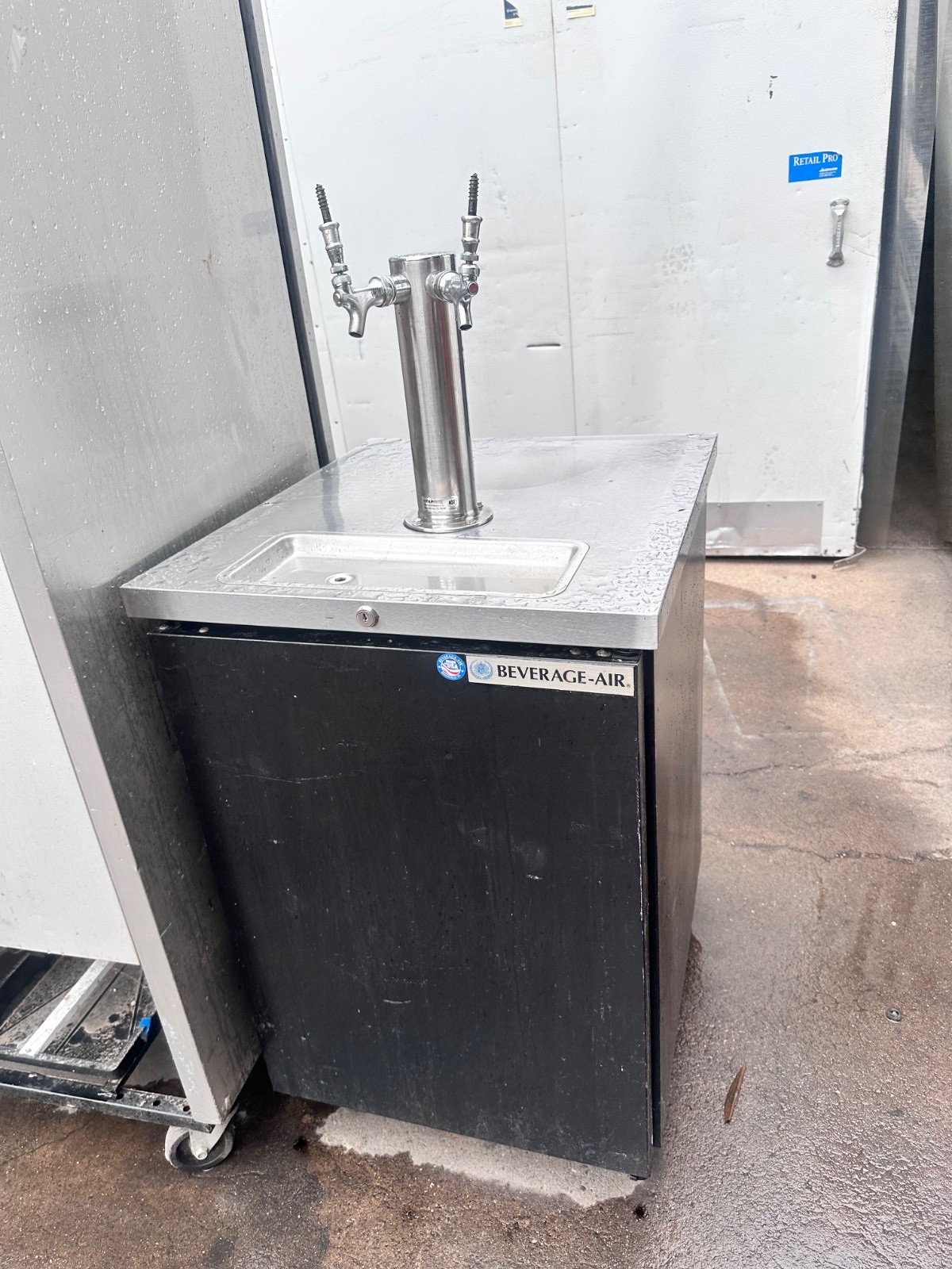 Beverage Air BM23HC-B-32 Kegerator 
