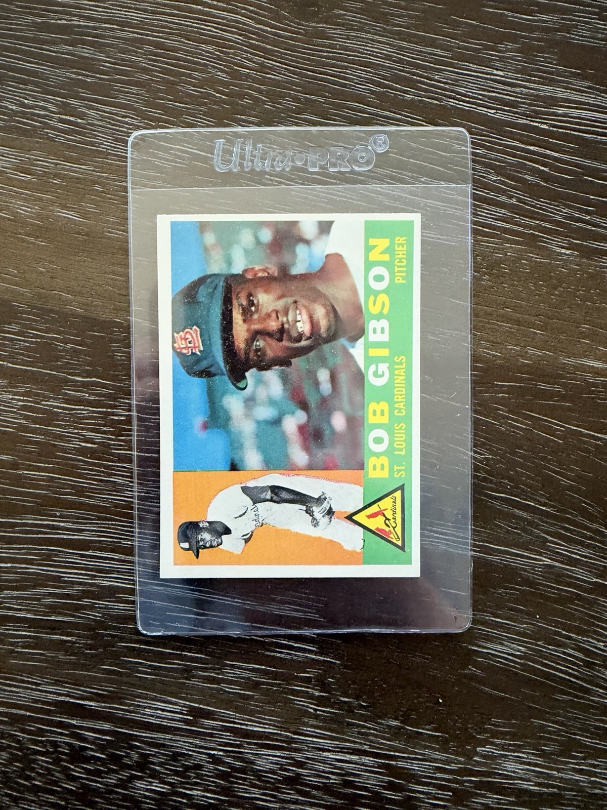 1960 Topps - Bob Gibson NRMT-MT. Great Corners Beautiful Picture (Miscut) 1960 Topps - Bob Gibson NRMT-MT. Great Corners Beautiful Picture (Miscut)