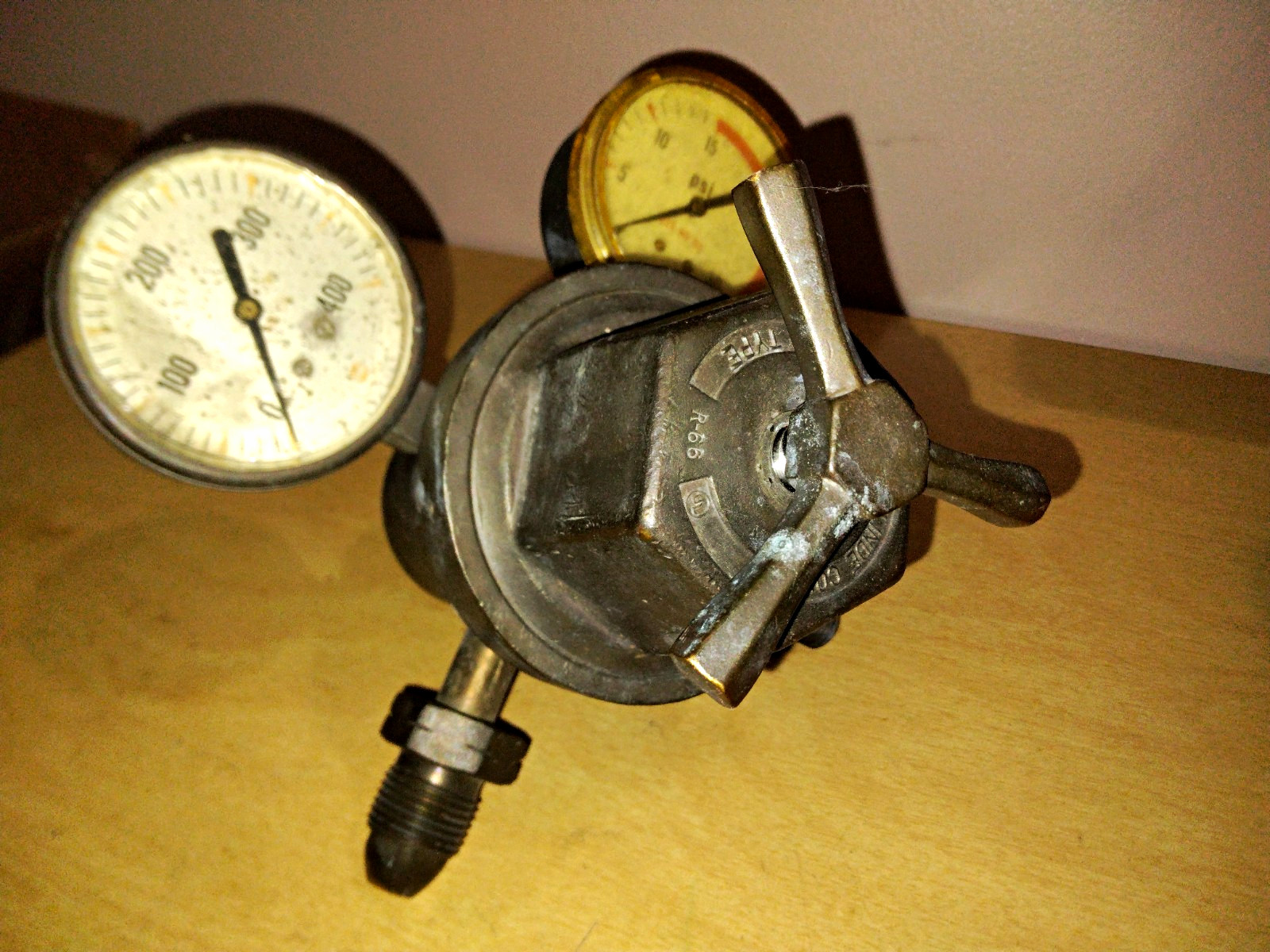 Heavy-Duty Vintage Gas Pressure Regulator with Dual Gauges. Linde Oxweld R66