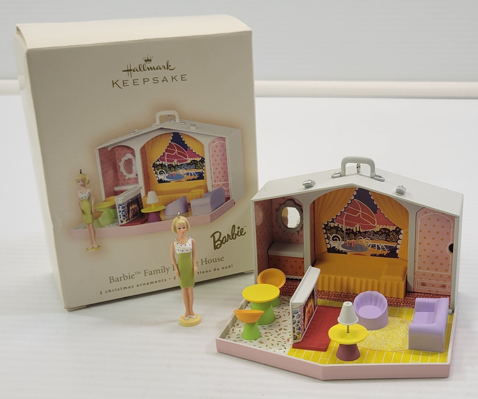 *X) 2007 Hallmark Keepsake Barbie Family Deluxe House Christmas Ornament *X) 2007 Hallmark Keepsake Barbie Family Deluxe House Christmas Ornament