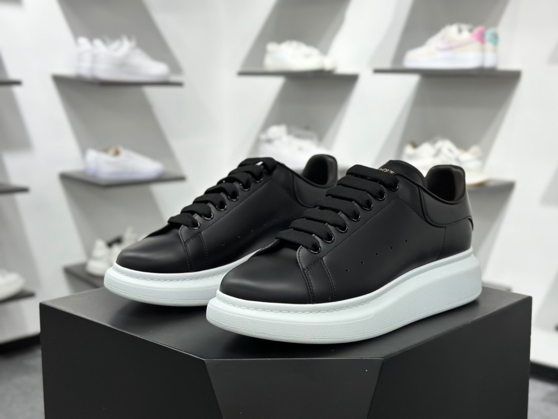 Alexander McQueen Oversized Casual Men's Low-Top Black White