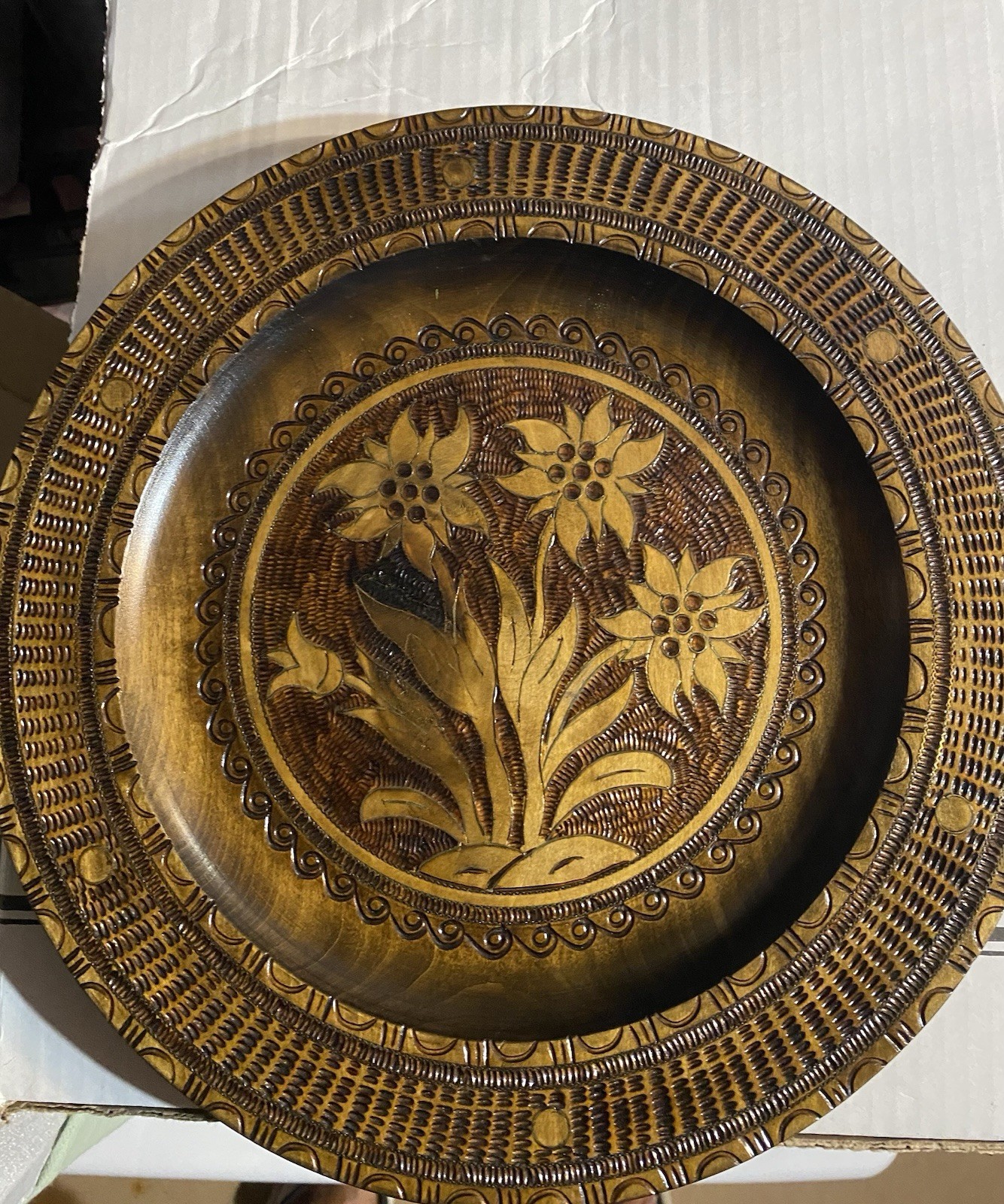 Vtg Hand Carved Wooden Plate, Floral Design Vtg Hand Carved Wooden Plate, Floral Design