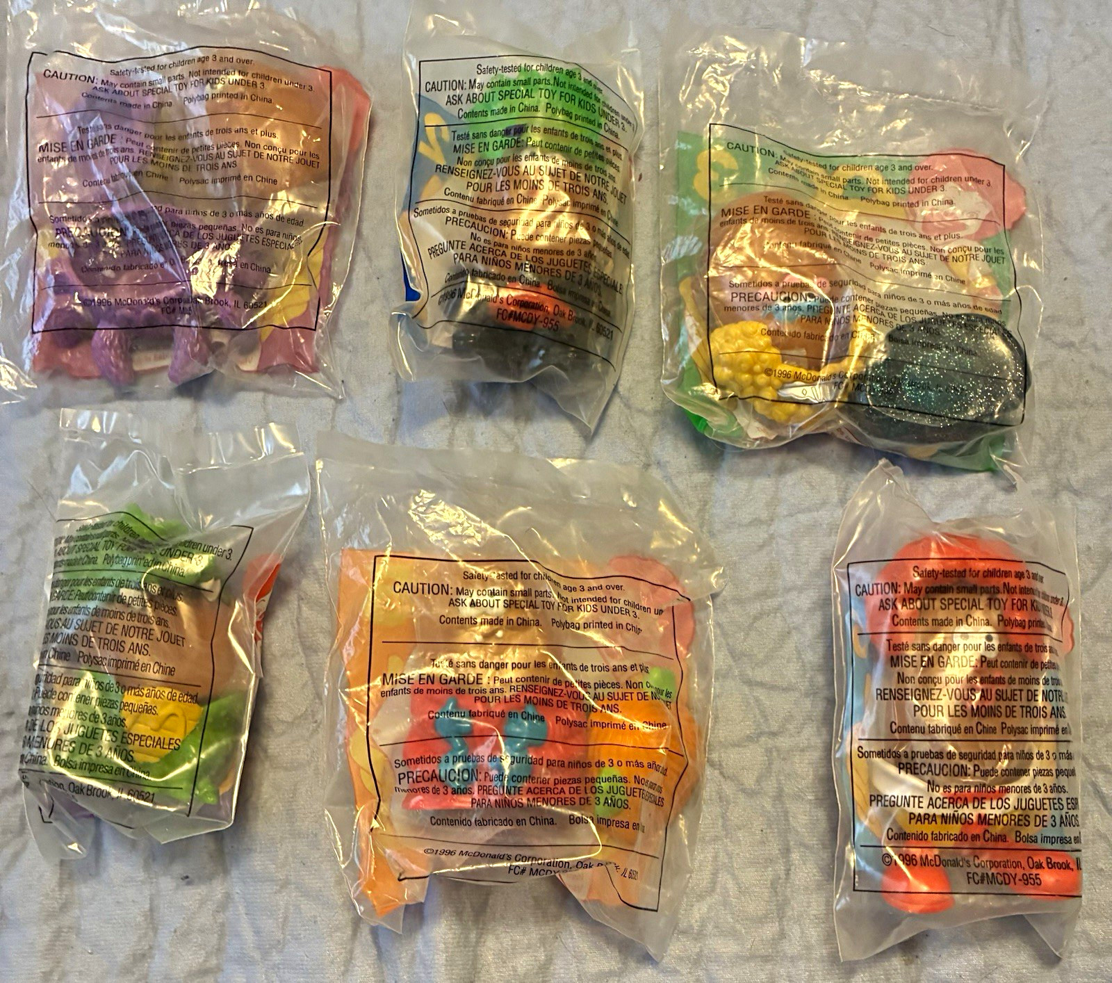 6 McDonald\'s  1996 Halloween McNuggets un- opened-A Happy-meal box included 