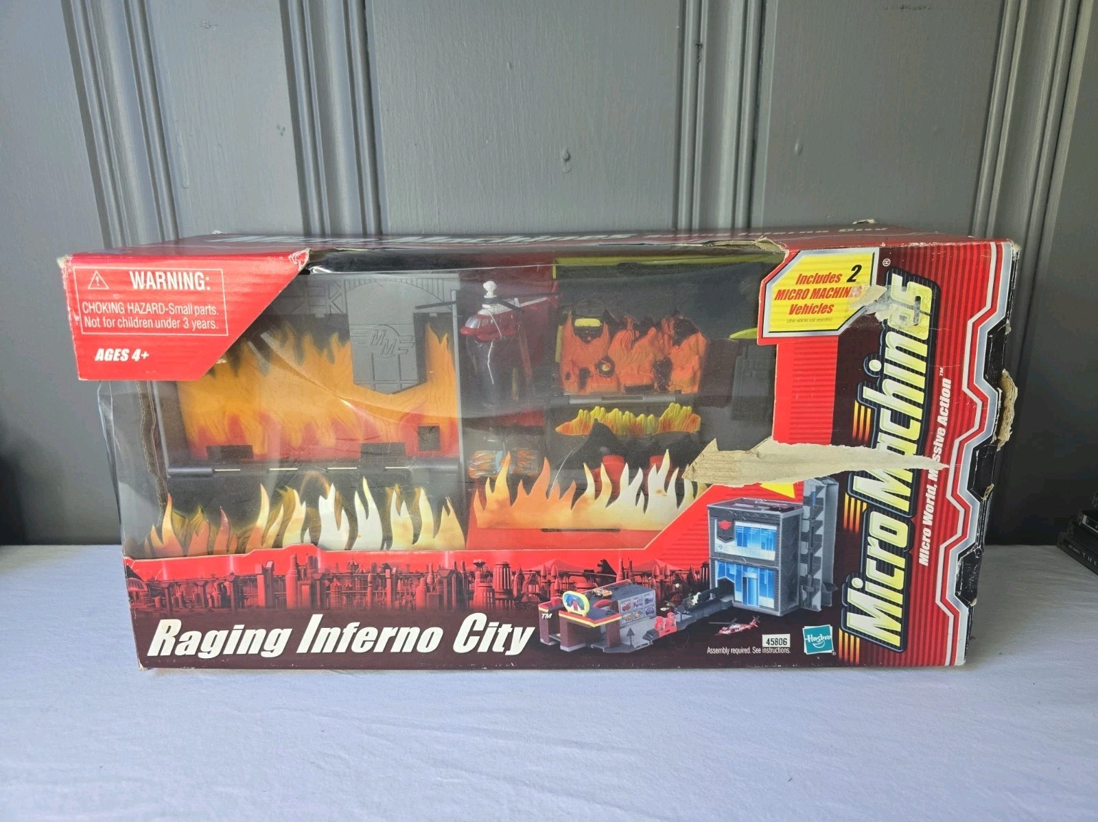 Raging Inferno City Micro Machines Playset Hasbro 2003 NOS