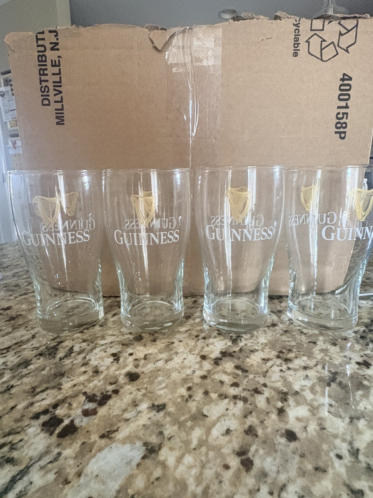 Guinness Draught, 1759 Gold Harp Logo, 16 Oz. Pint Beer Glass - New Set Of 4 Guinness Draught, 1759 Gold Harp Logo, 16 Oz. Pint Beer Glass - New Set Of 4