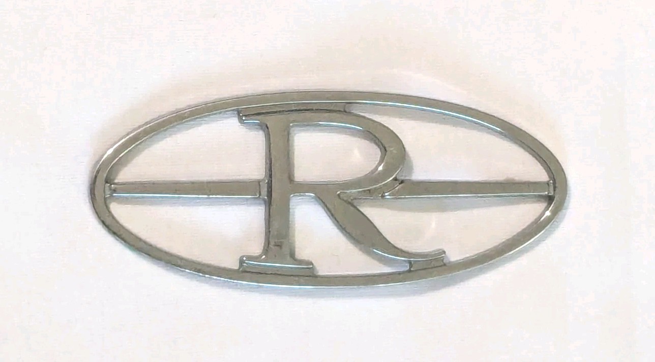 Beautiful Vintage 1989 1990 BUICK RIVIERA Chrome Emblem 16504154 Taillight ? Beautiful Vintage 1989 1990 BUICK RIVIERA Chrome Emblem 16504154 Taillight ?