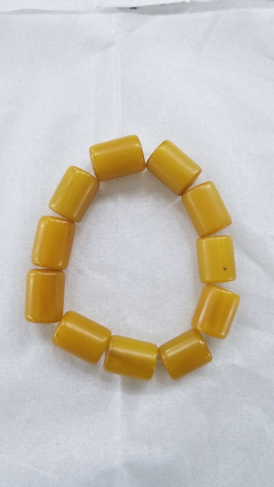 Bracelet made of yellow Baltic amber, Original natural amber, Gemstones.