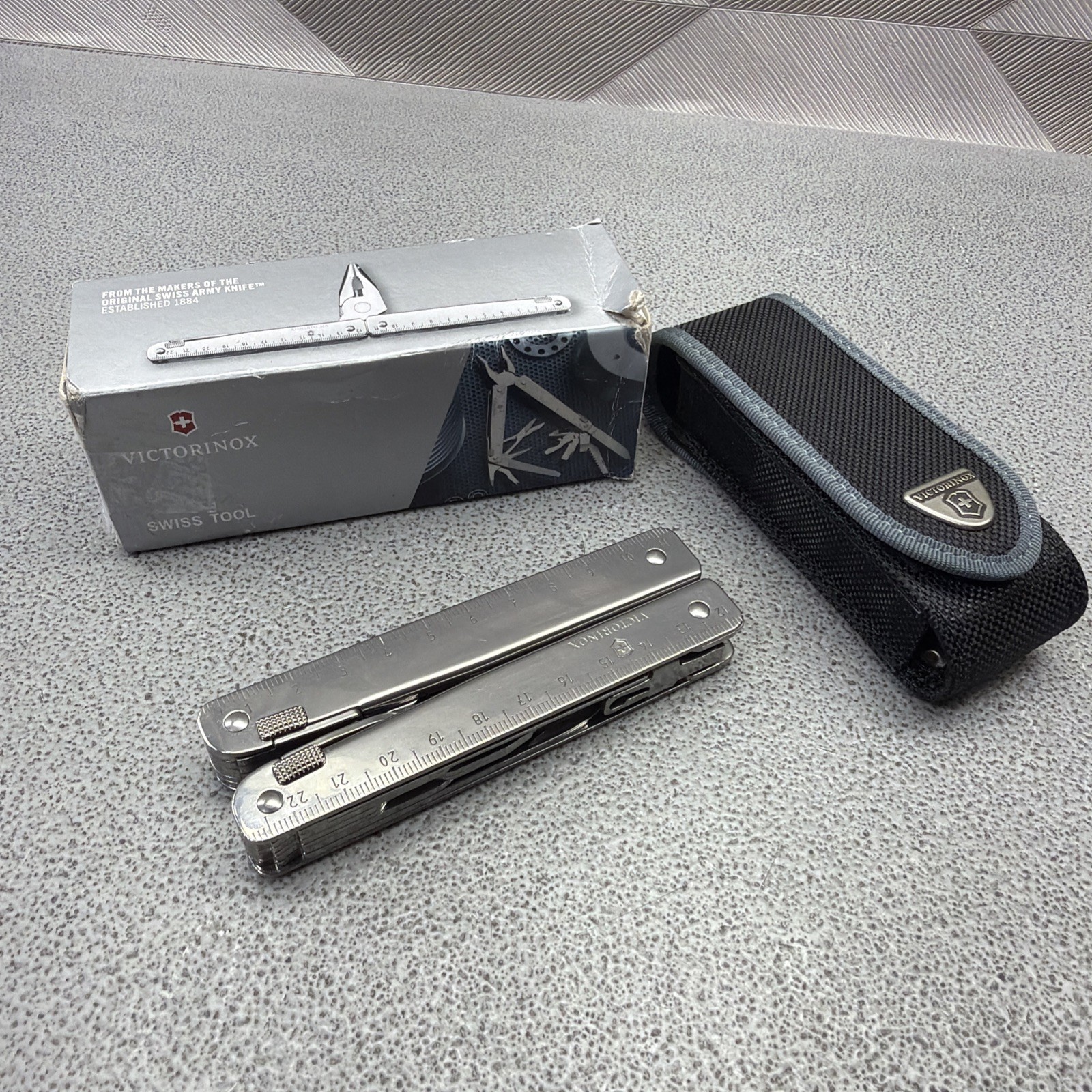 VICTORINOX Swiss Tool VICTORINOX Swiss Tool