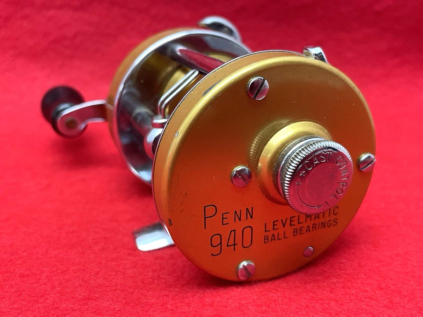 NICE VINTAGE PENN 940 REEL LEVELMATIC BALL BEARING SALTWATER CASTING NICE VINTAGE PENN 940 REEL LEVELMATIC BALL BEARING SALTWATER CASTING
