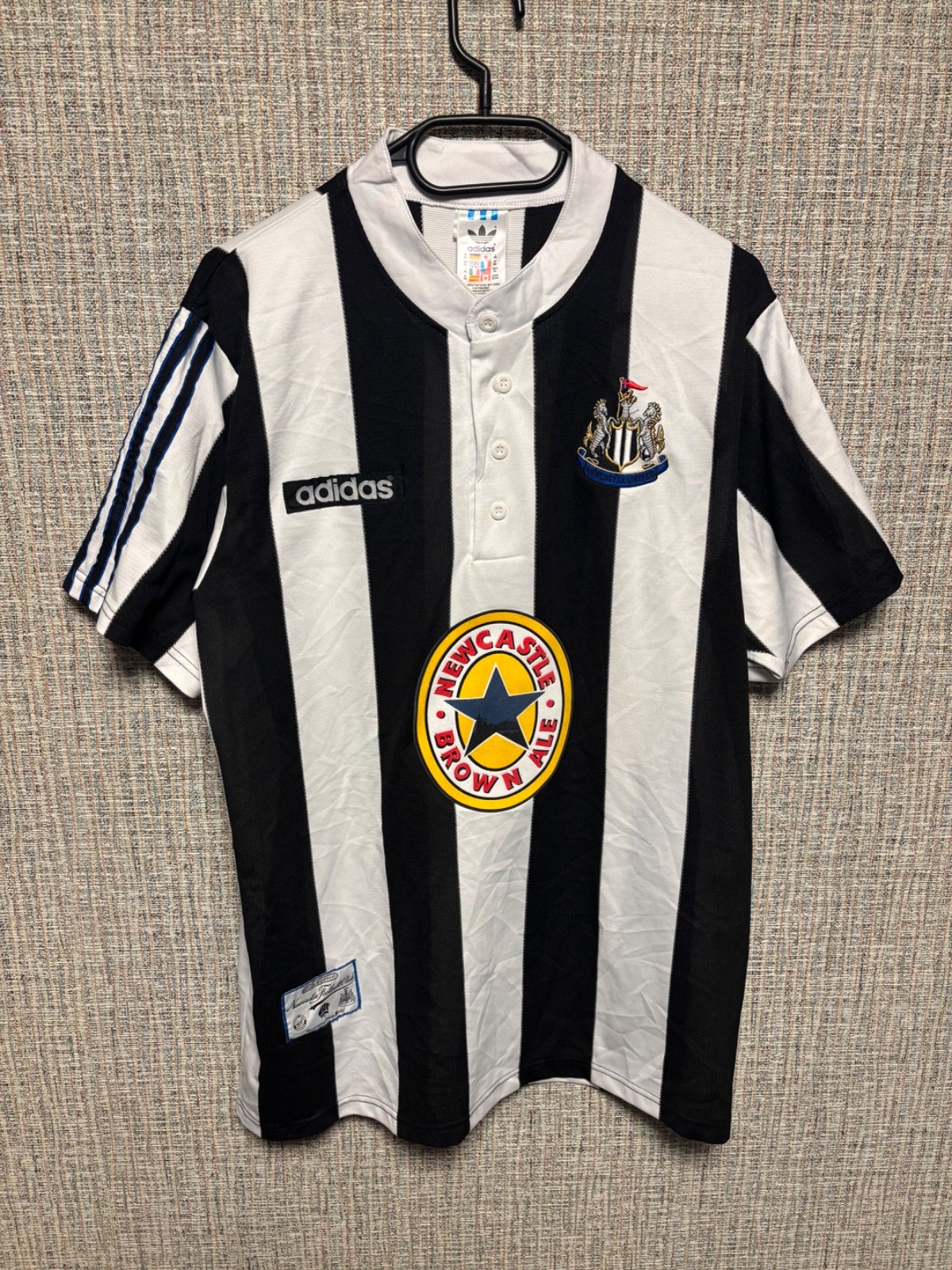 NEWCASTLE UNITED 1995 1997 HOME FOOTBALL SHIRT SOCCER JERSEY ADIDAS sz XL MEN NEWCASTLE UNITED 1995 1997 HOME FOOTBALL SHIRT SOCCER JERSEY ADIDAS sz XL MEN