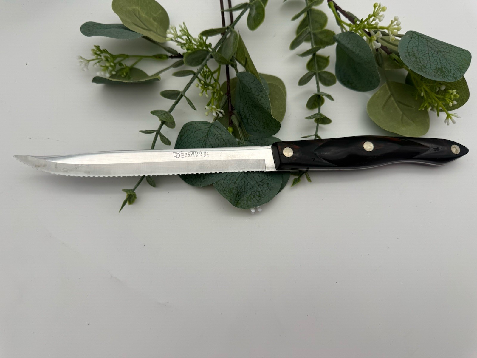 Cutco No. 1729 Petite Carver Serrated Knife Brown Swirl Handle 6 3/4\