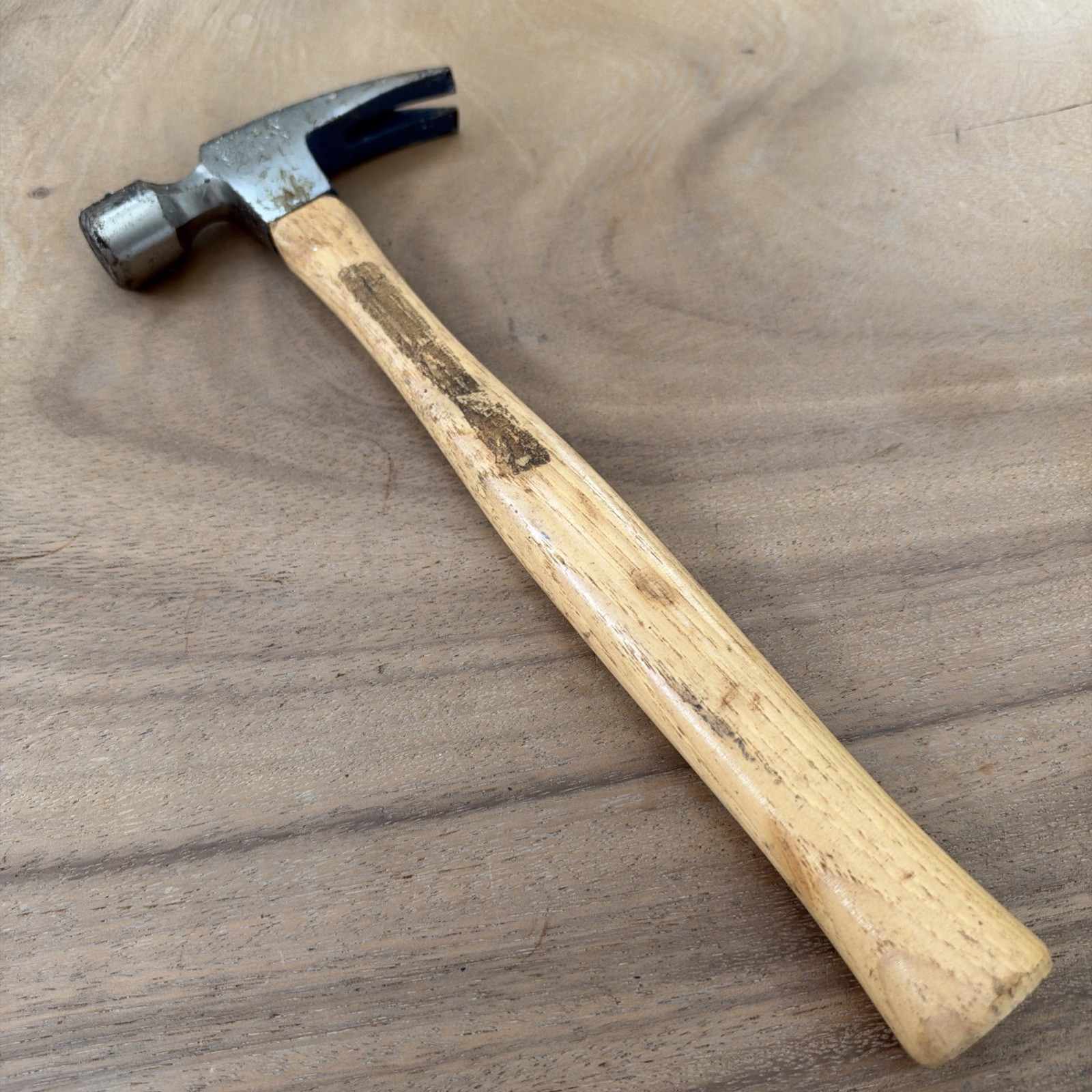 Vintage Vaughan No.9 10oz. Wood Handle Straight Claw Hammer Made In USA Vintage Vaughan No.9 10oz. Wood Handle Straight Claw Hammer Made In USA